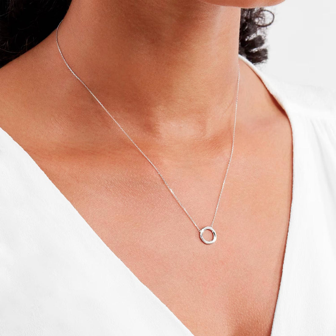 9ct White Gold 0.04 Carat Total Weight Diamond Circle Pendant