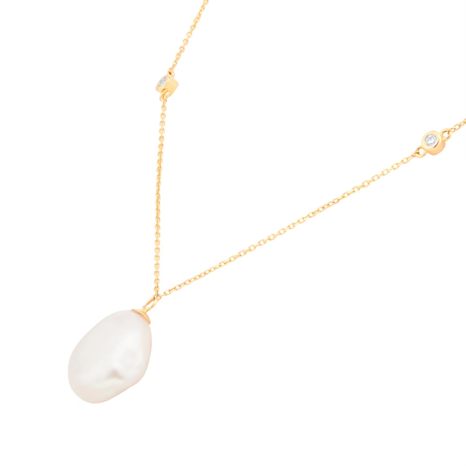 18ct Yellow Gold 0.10cttw Diamond & Baroque Pearl Pendant